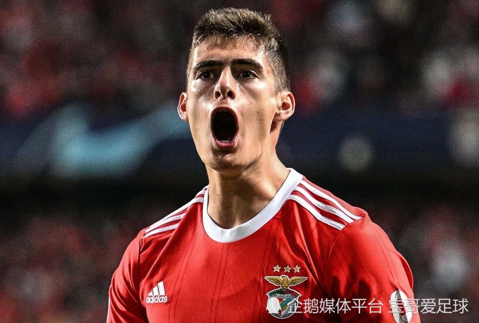 清晨利物浦调整名单以备意甲，更衣室发声环节打磨，气氛紧张，训练强度明显提升的简单介绍